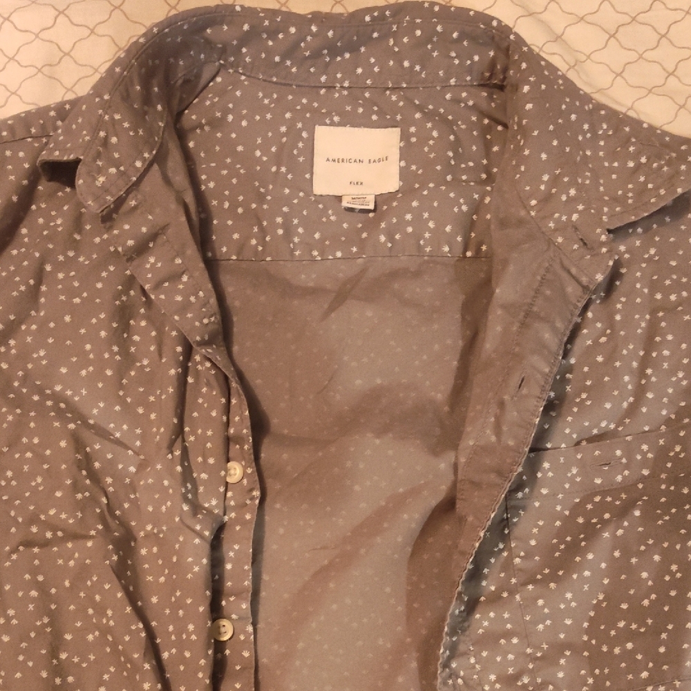 American Eagle Outfitters Gray Casual Button Down Shirt